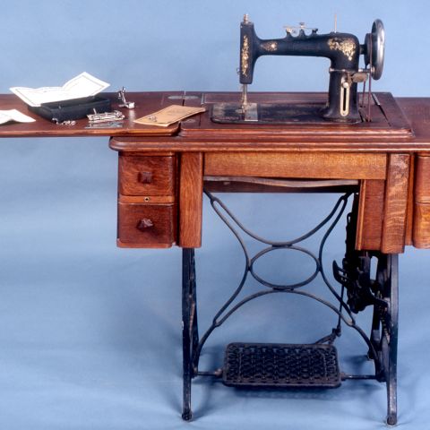 MACHINE À COUDRE ancienne année 1894 -LA CANADIENNE H Vigneron EUR 83